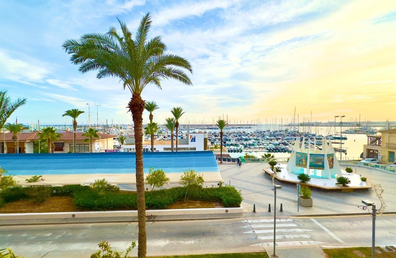 Resale - Apartment -
Torrevieja
