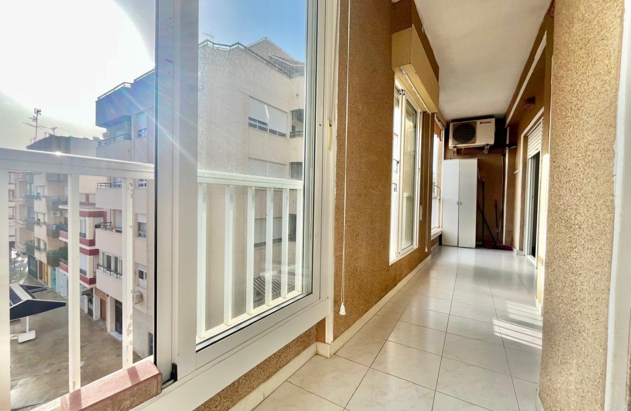 Resale - Apartment -
Torrevieja