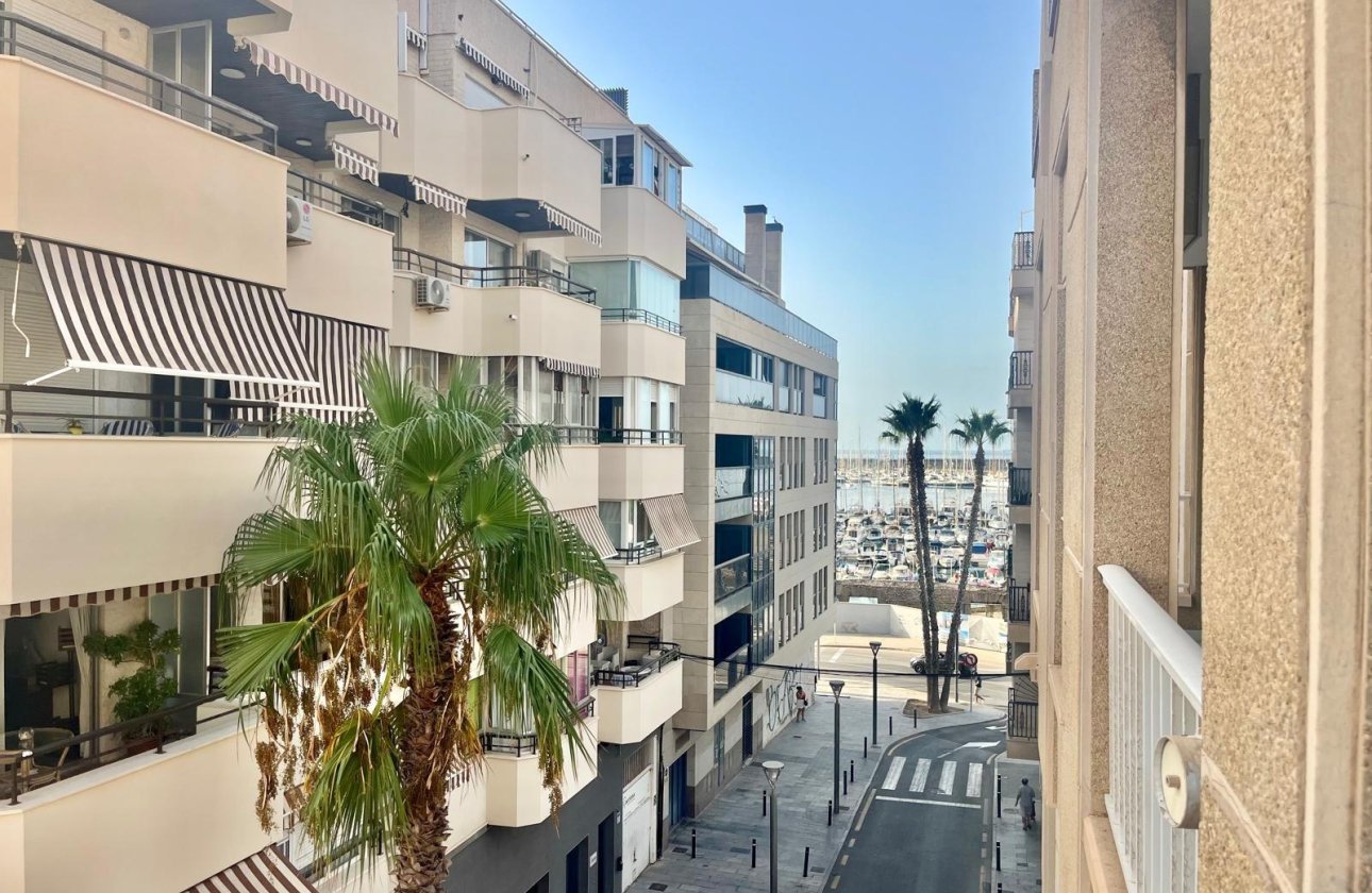 Resale - Apartment -
Torrevieja
