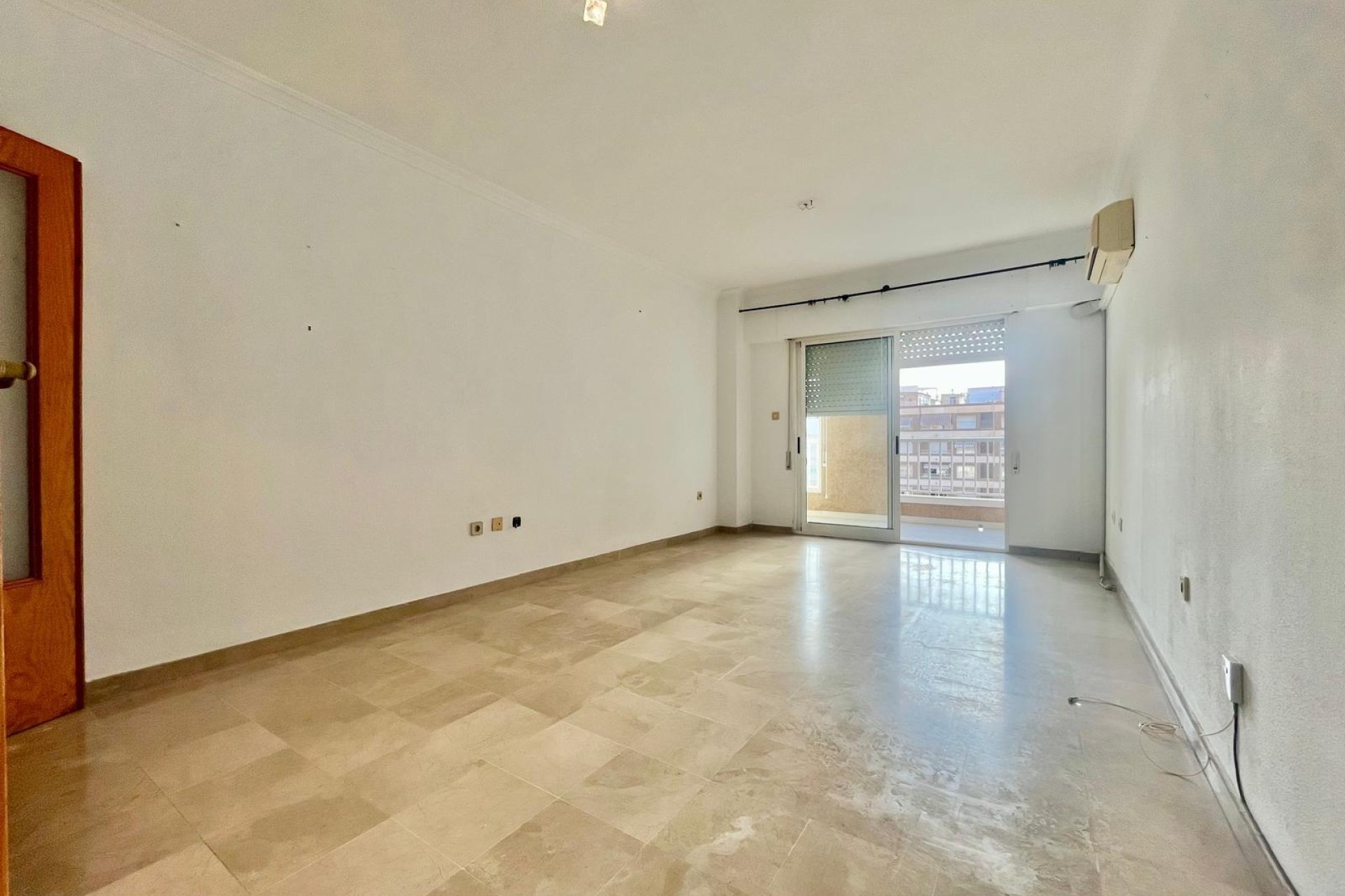 Resale - Apartment -
Torrevieja