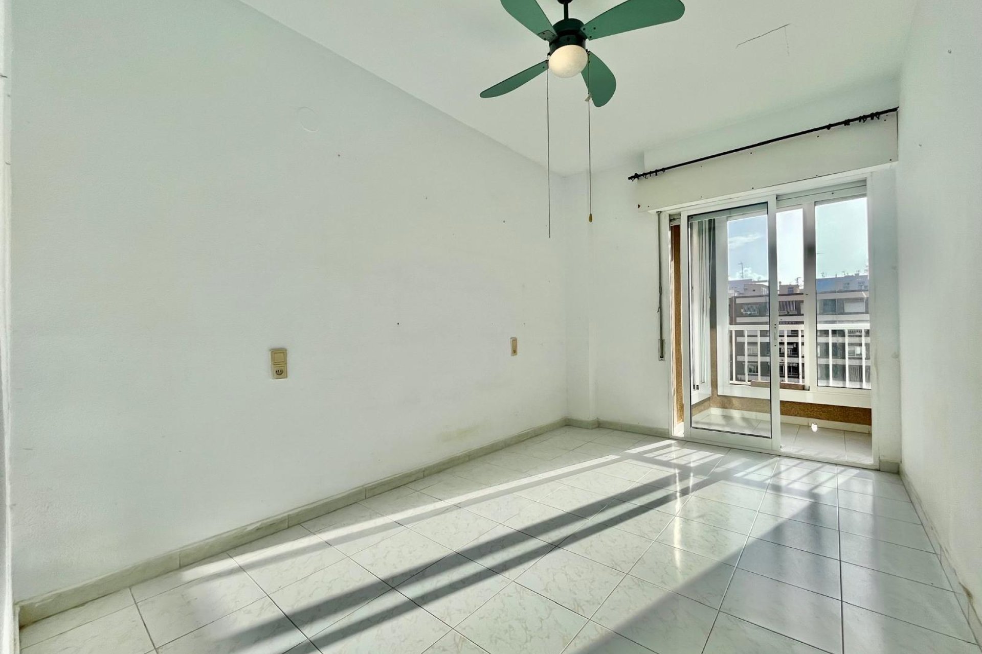 Resale - Apartment -
Torrevieja