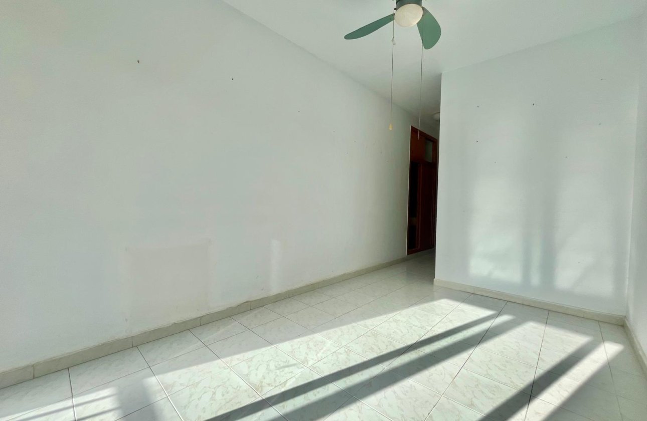 Resale - Apartment -
Torrevieja