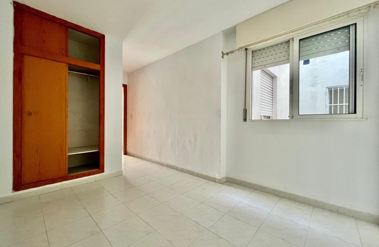 Resale - Apartment -
Torrevieja