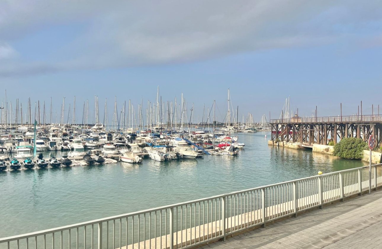 Resale - Apartment -
Torrevieja