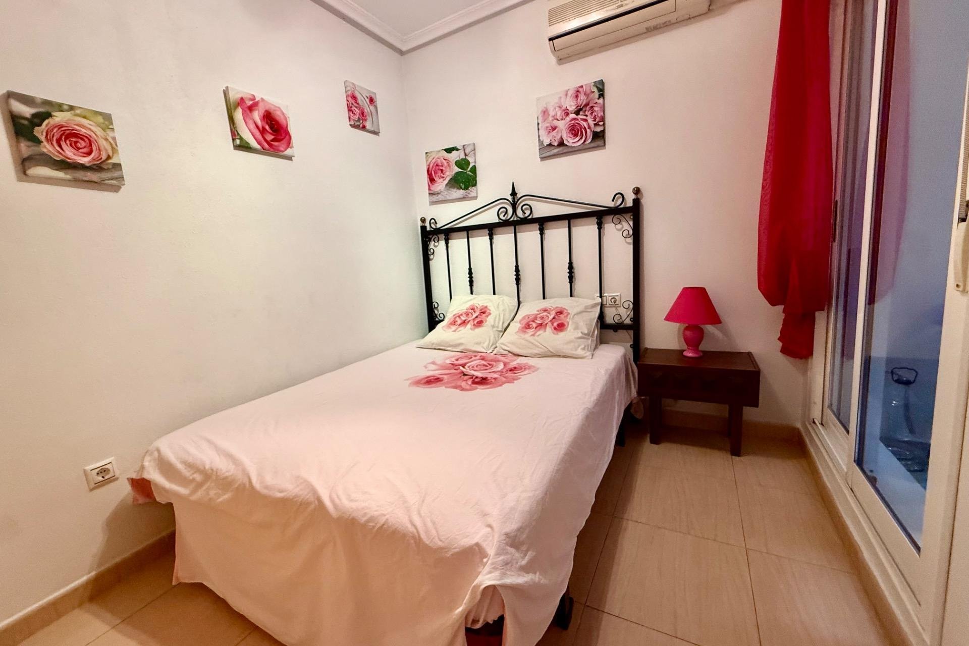Resale - Apartment -
Torrevieja