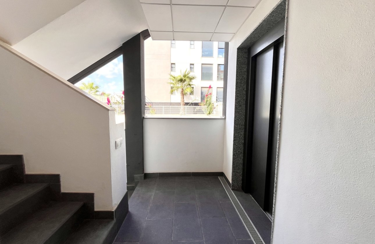 Resale - Apartment -
Villamartin - Costa Blanca