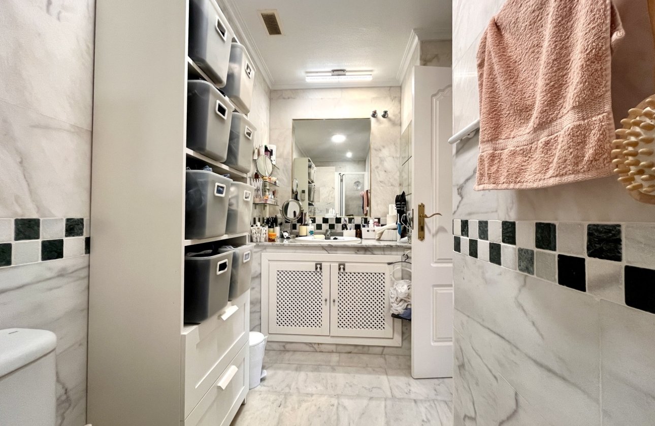 Resale - Apartment -
Villamartin - Costa Blanca