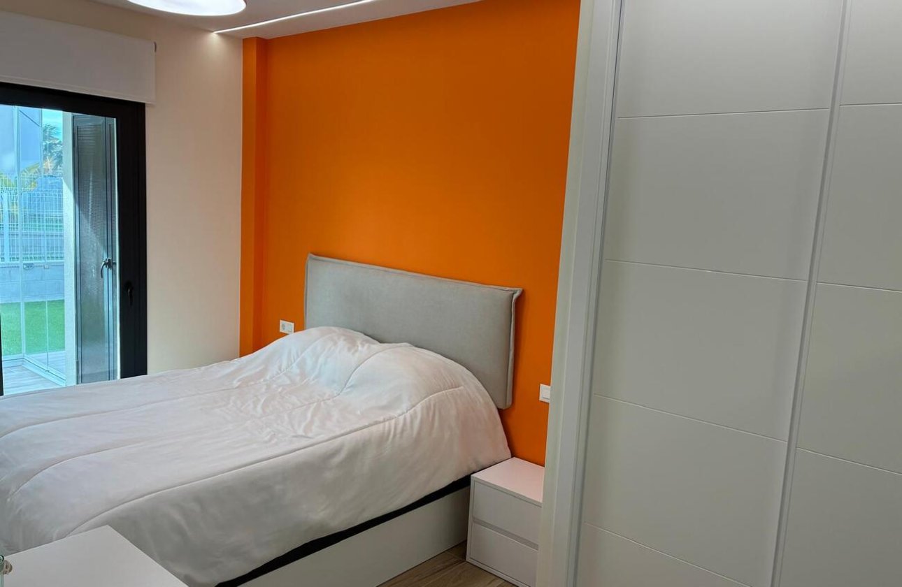 Resale - Apartment -
Villamartin - Costa Blanca