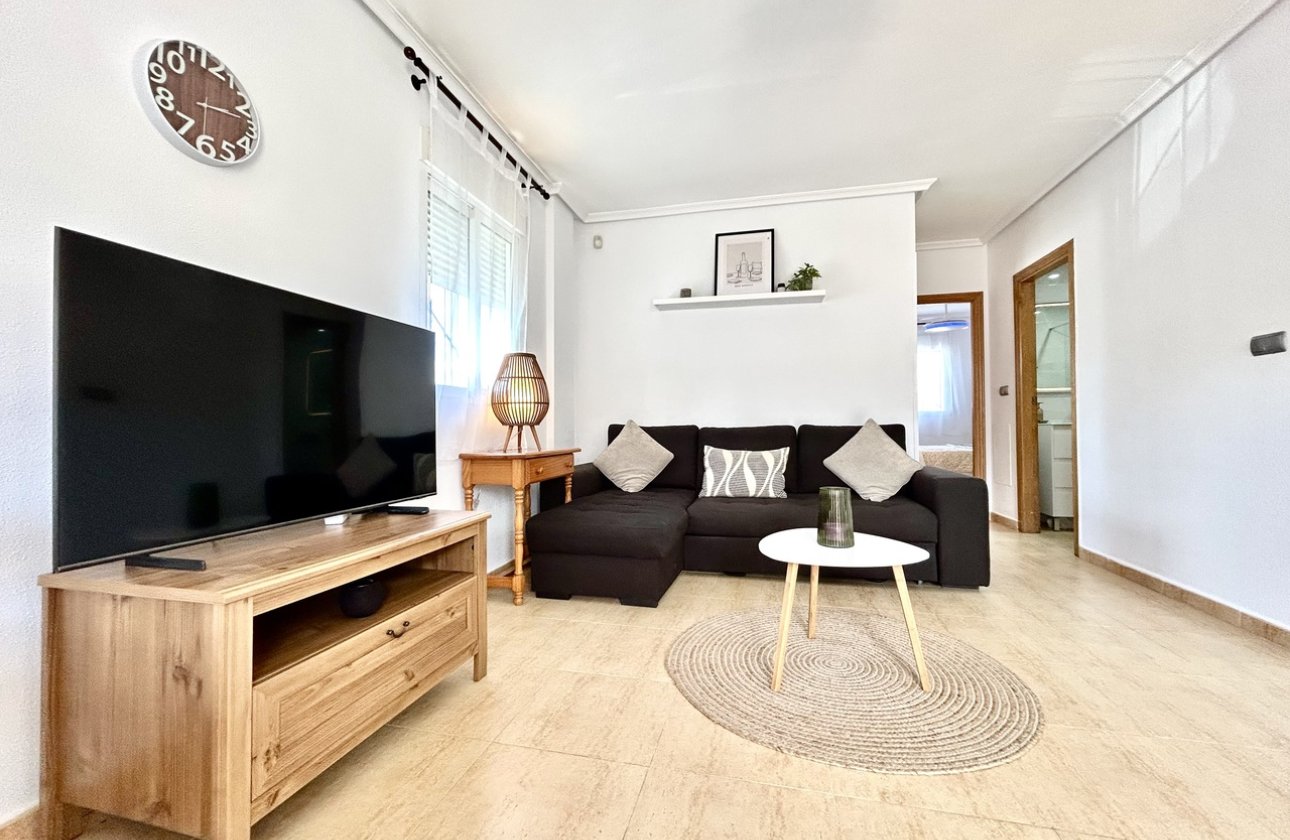 Resale - Apartment -
Villamartin - Costa Blanca