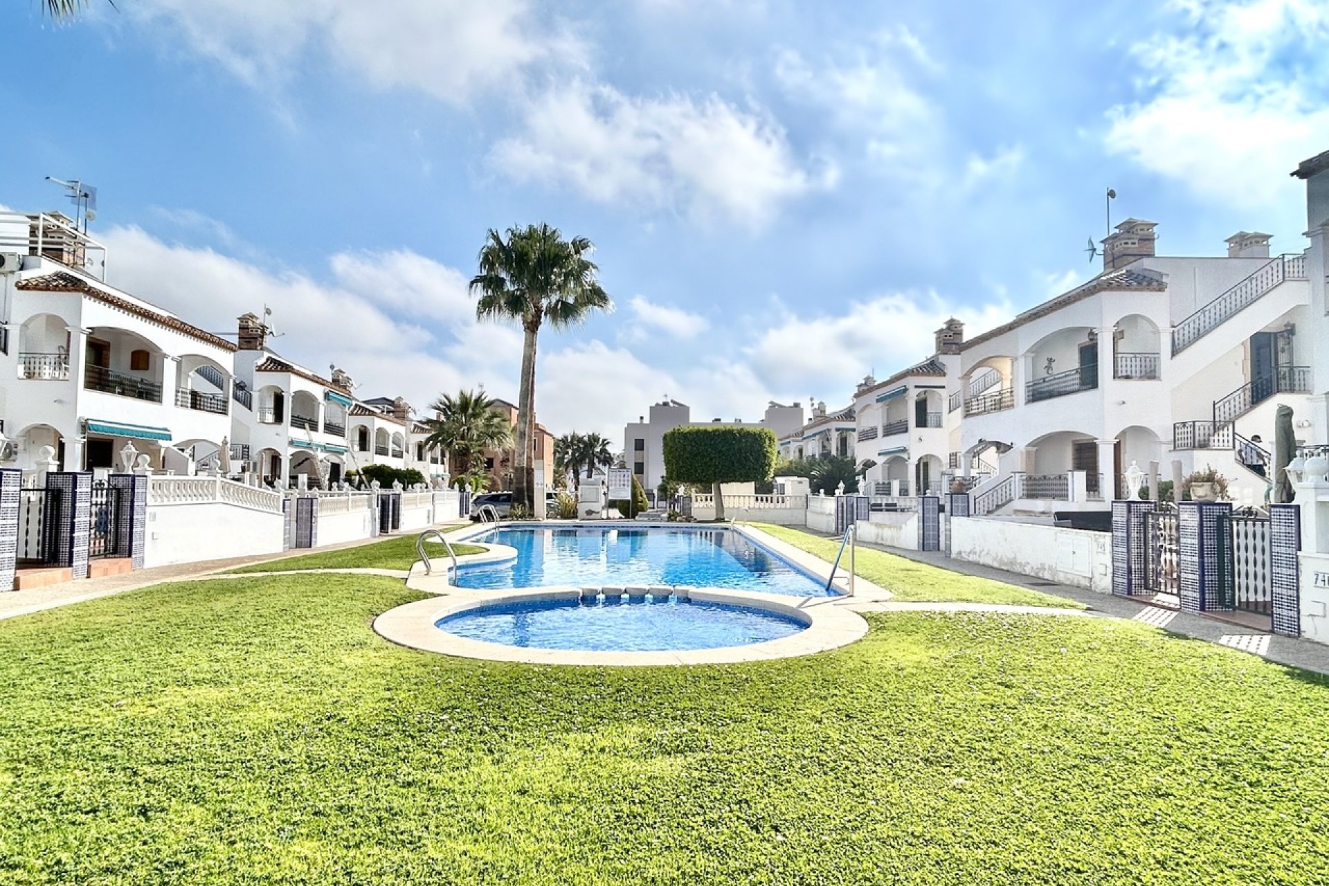 Resale - Apartment -
Villamartin - Costa Blanca