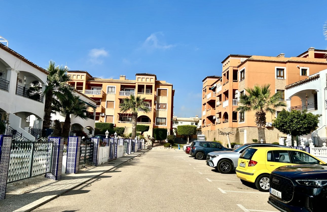 Resale - Apartment -
Villamartin - Costa Blanca