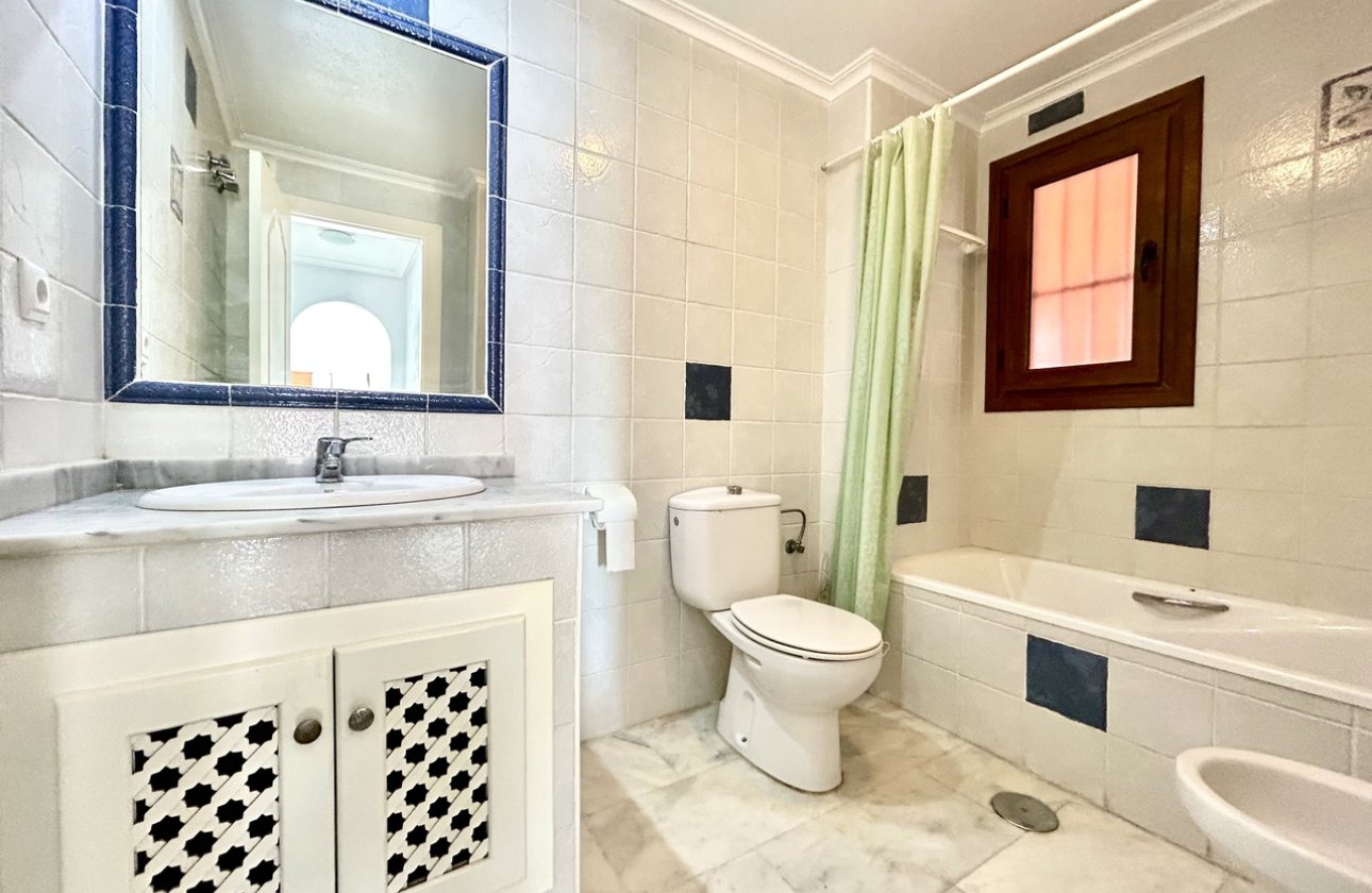 Resale - Apartment -
Villamartin - Costa Blanca