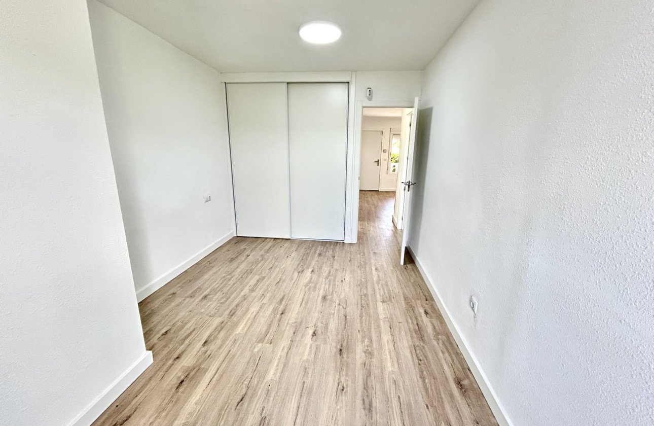 Resale - Apartment -
Villamartin - Costa Blanca