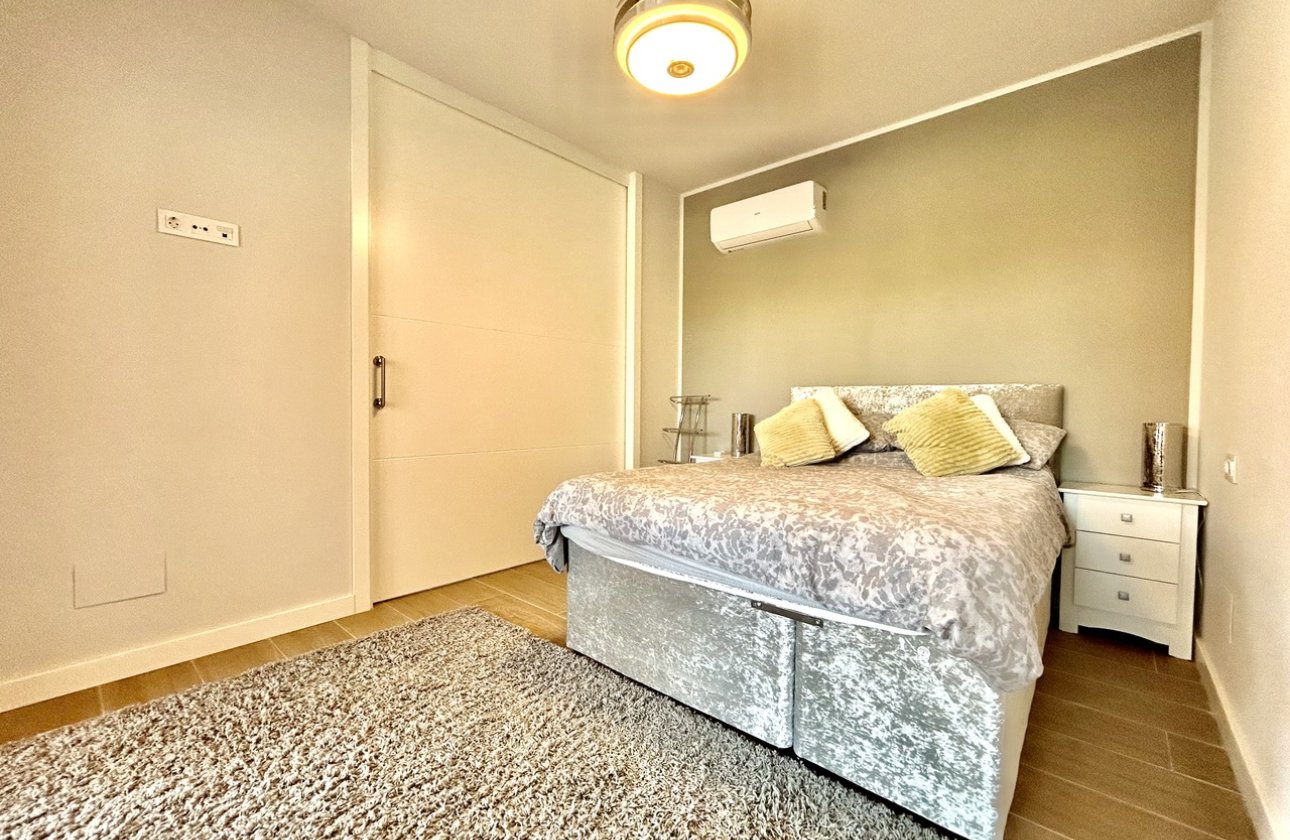 Resale - Apartment -
Villamartin - Costa Blanca