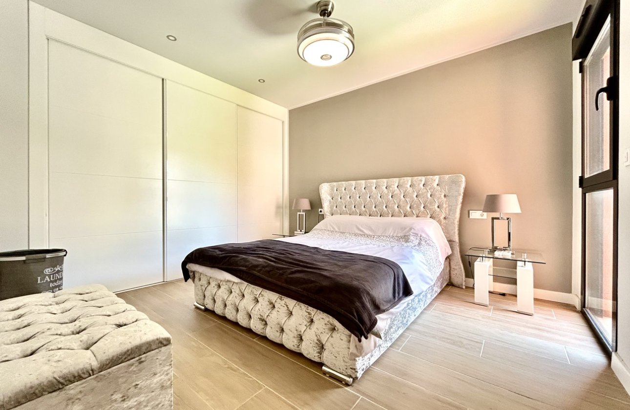 Resale - Apartment -
Villamartin - Costa Blanca