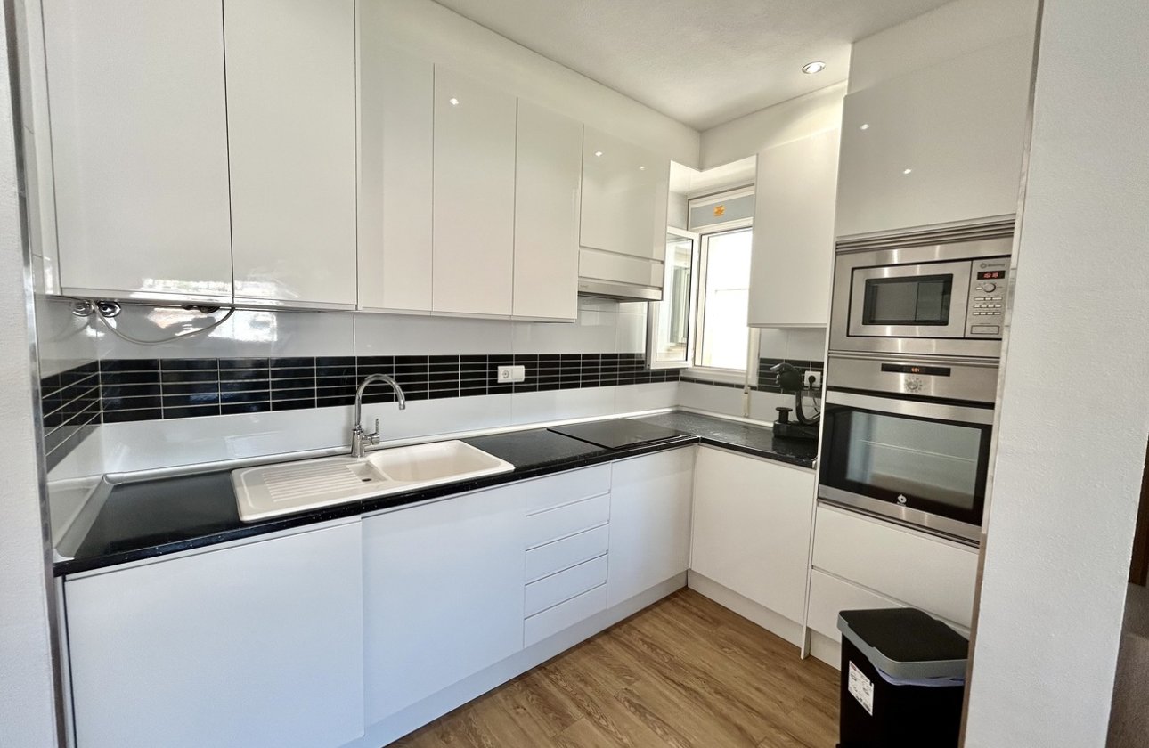 Resale - Apartment -
Villamartin - Costa Blanca