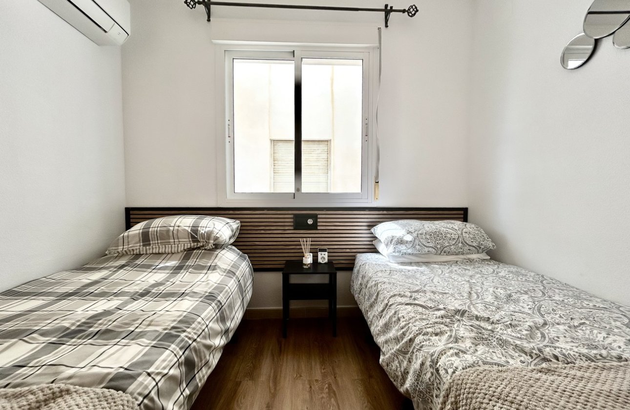 Resale - Apartment -
Villamartin - Costa Blanca