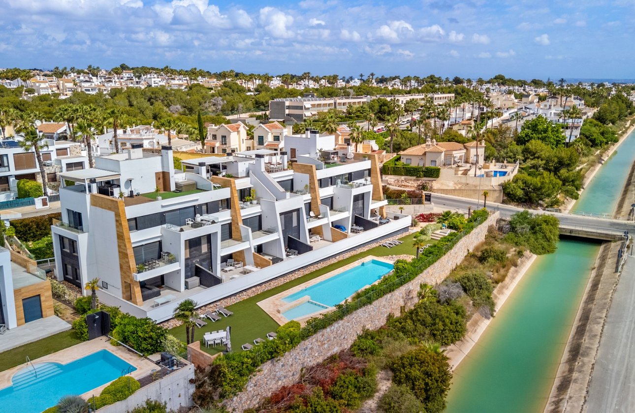 Resale - Apartment -
Villamartin - Costa Blanca
