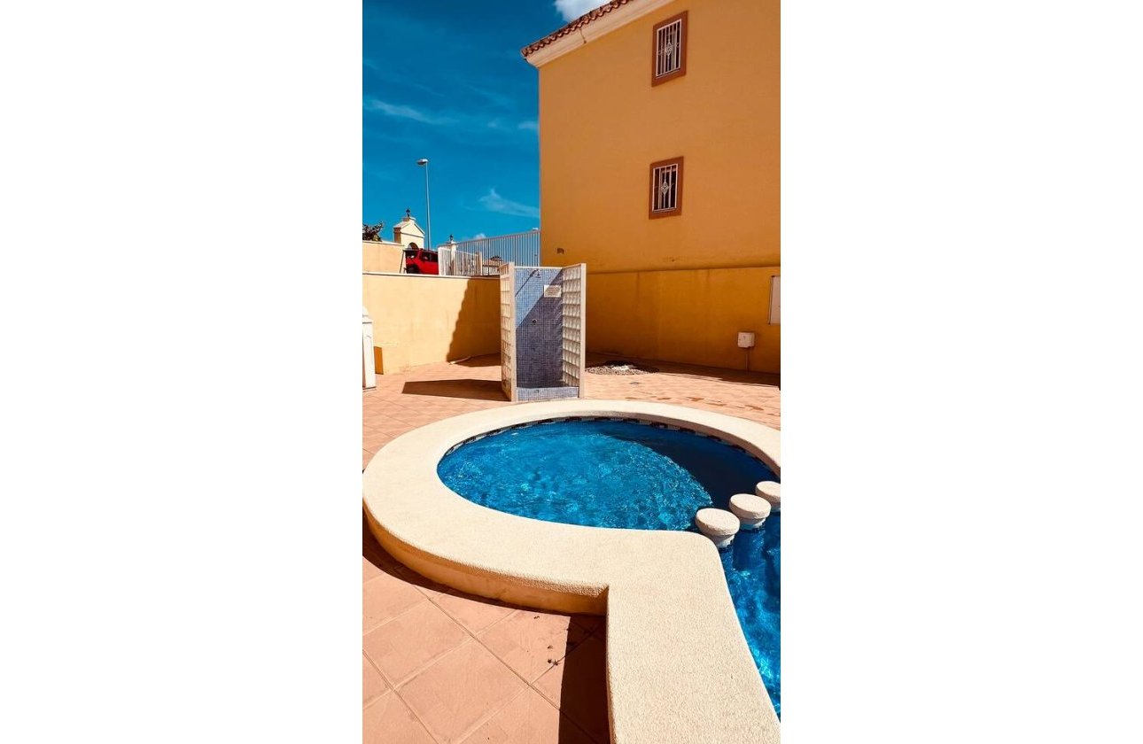 Resale - Apartment -
Villamartin - Costa Blanca