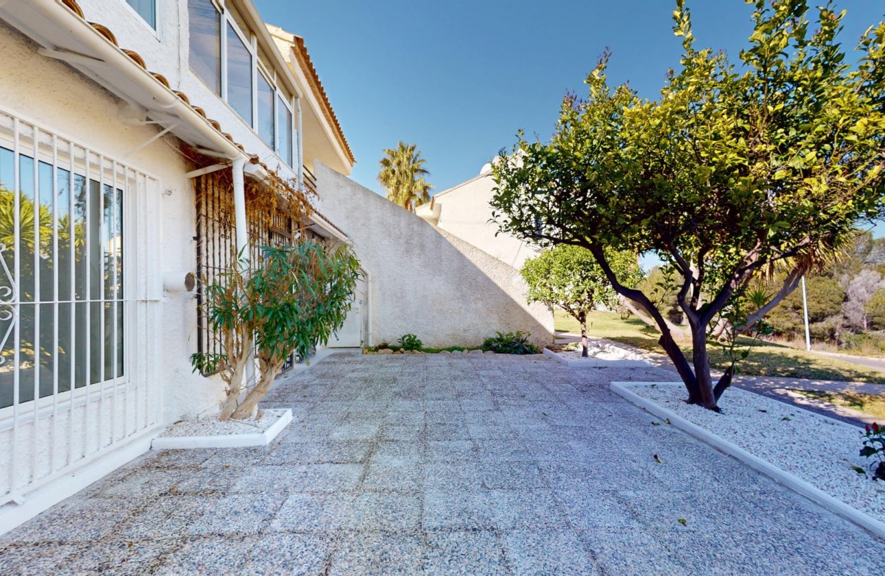 Resale - Apartment -
Villamartin - Costa Blanca