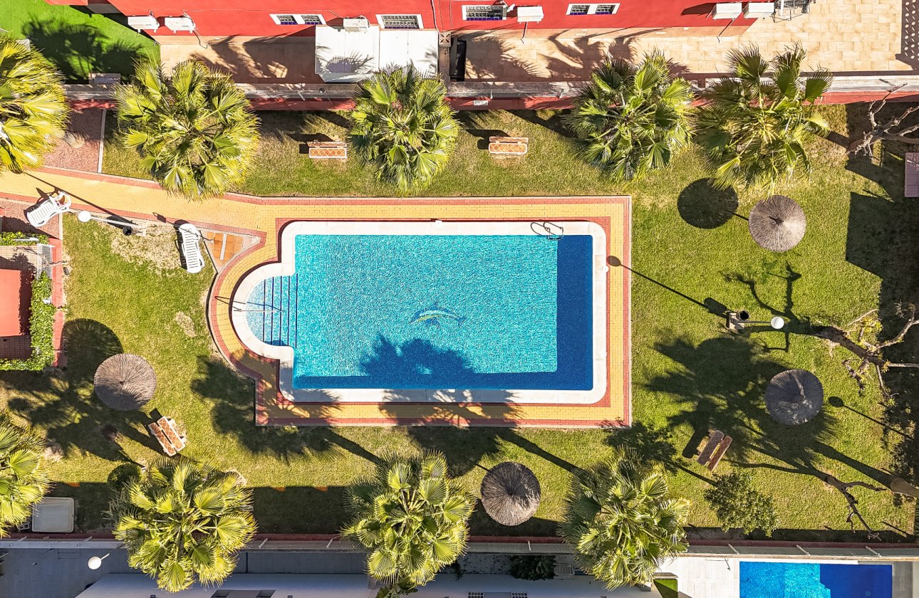 Resale - Bungalow -
Los Altos - Costa Blanca