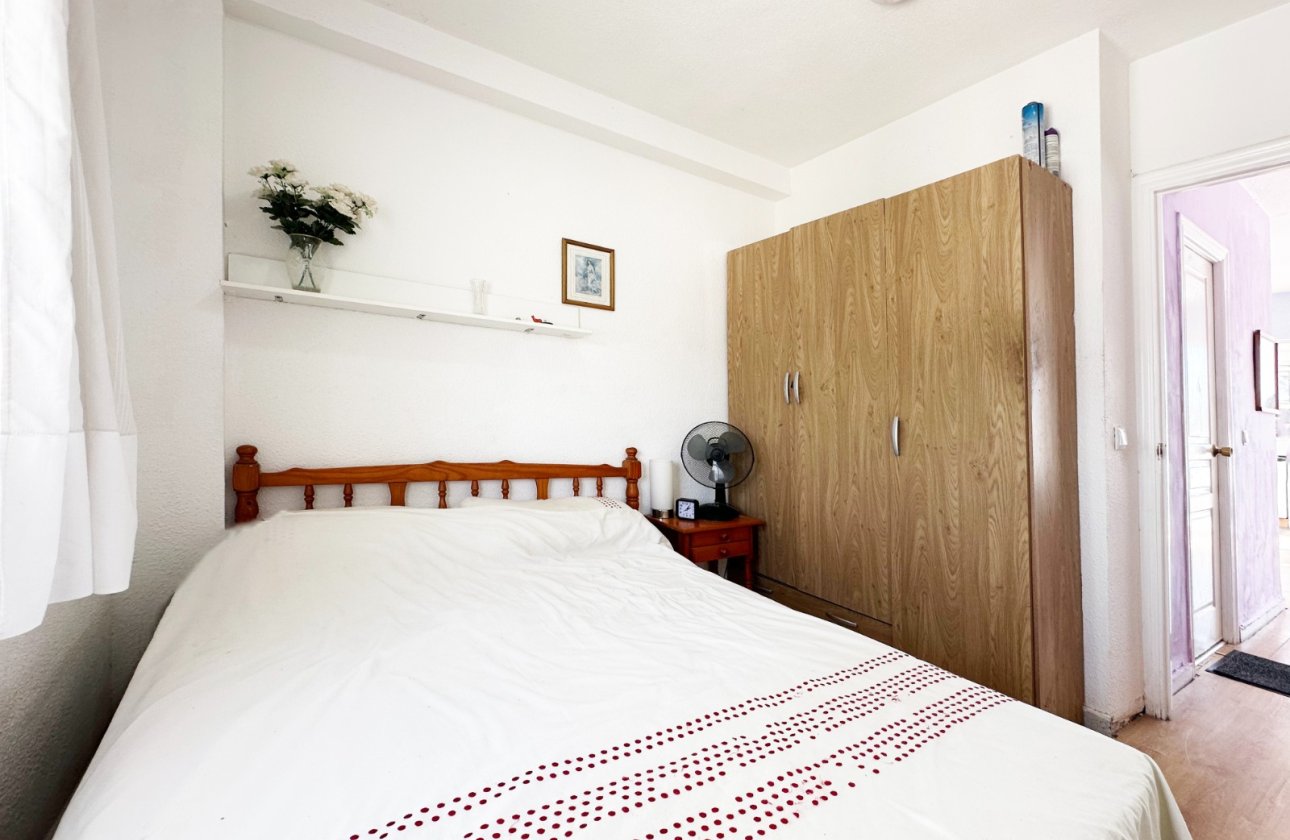 Resale - Bungalow -
Orihuela Costa - Costa Blanca