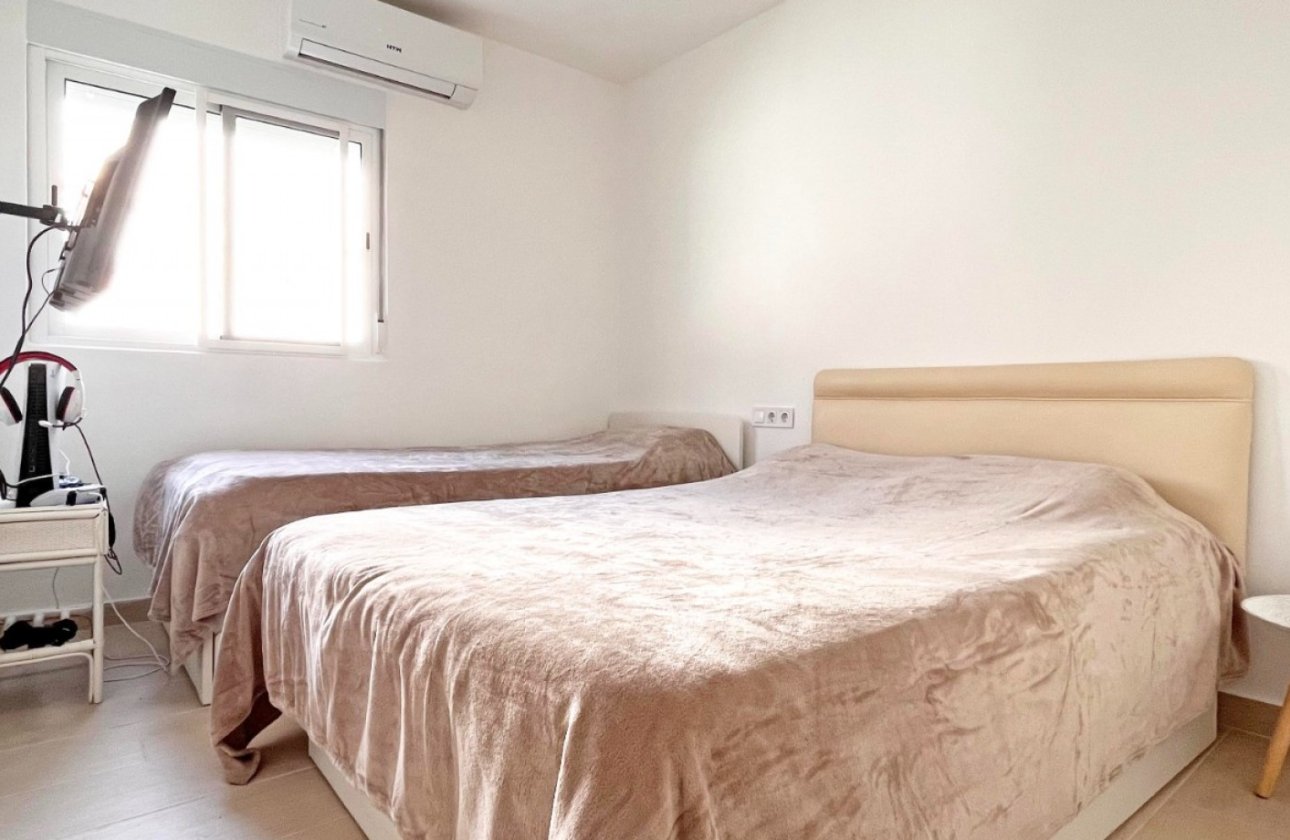 Resale - Bungalow -
Orihuela Costa - Costa Blanca