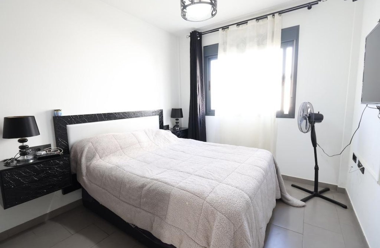 Resale - Bungalow -
Orihuela Costa - Costa Blanca