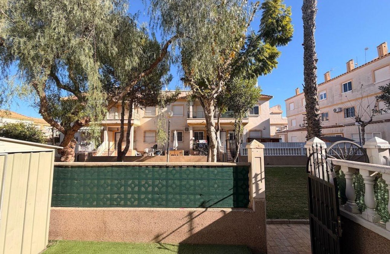 Resale - Bungalow -
Orihuela Costa - Costa Blanca