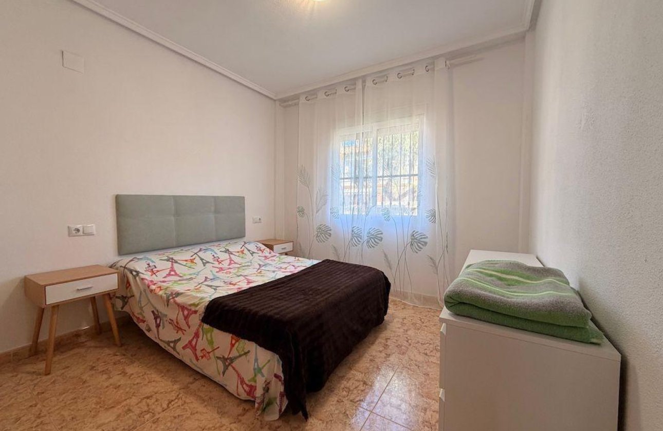Resale - Bungalow -
Orihuela Costa - Costa Blanca