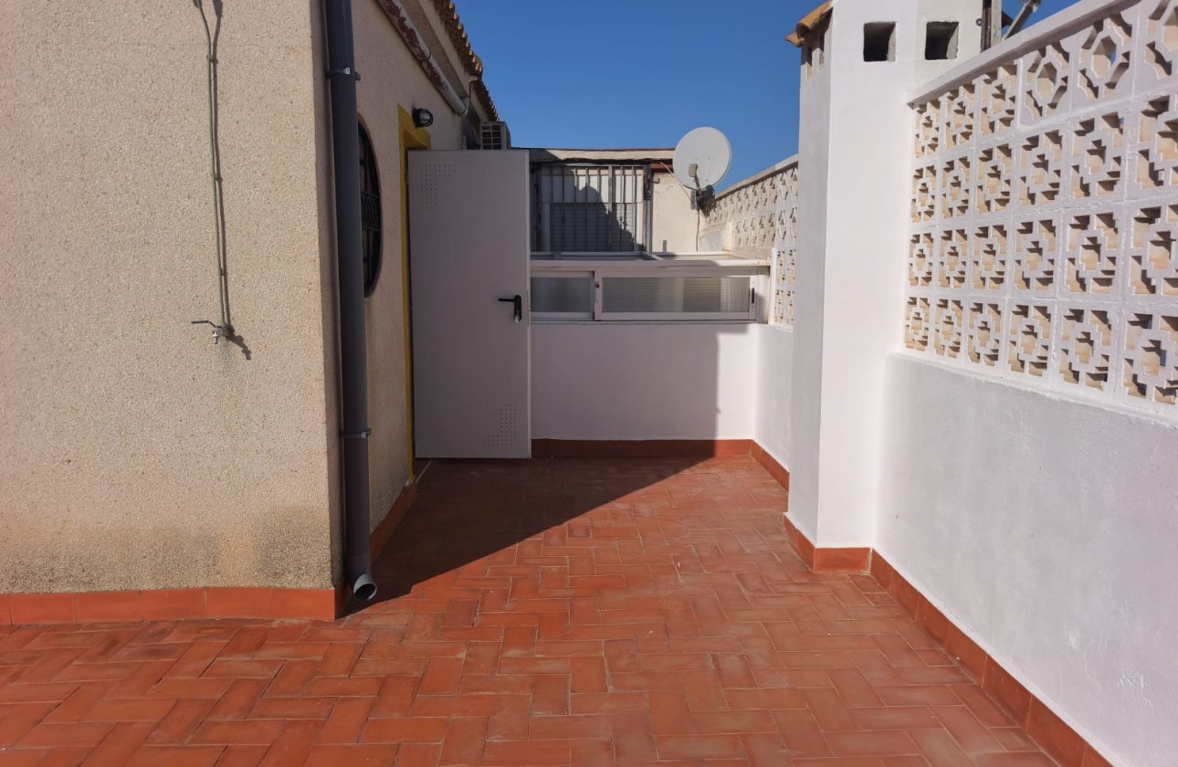 Resale - Bungalow -
Orihuela Costa - Costa Blanca