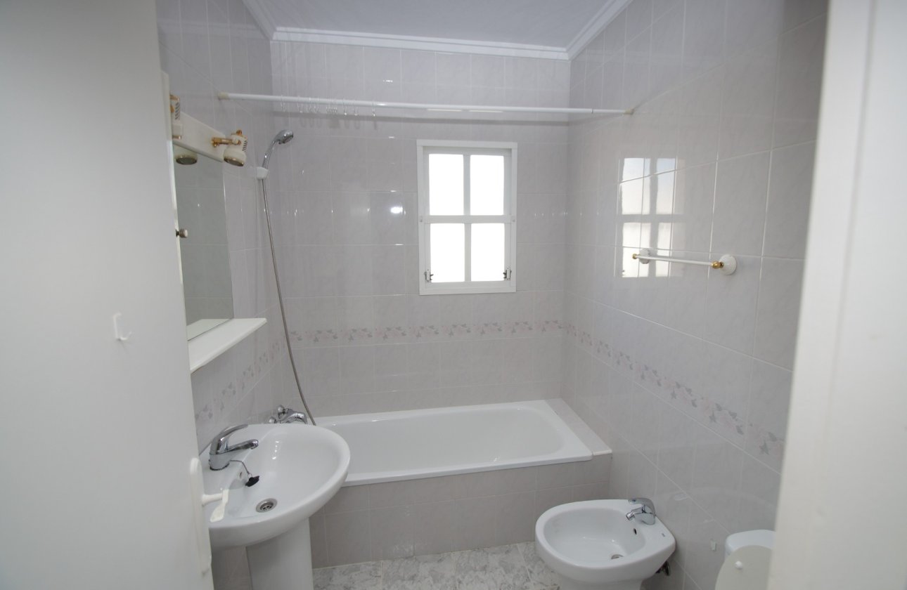 Resale - Bungalow -
Orihuela Costa - Costa Blanca