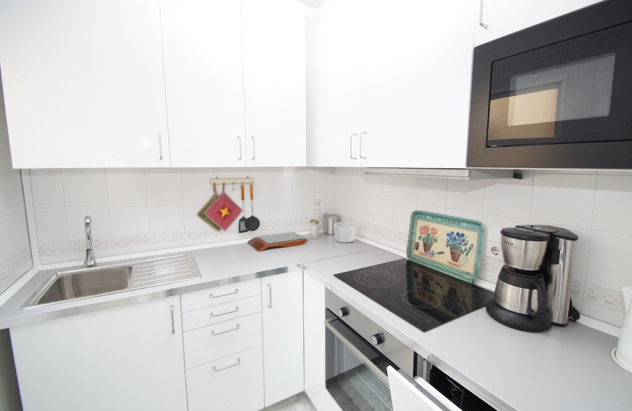 Resale - Bungalow -
Orihuela Costa - Costa Blanca