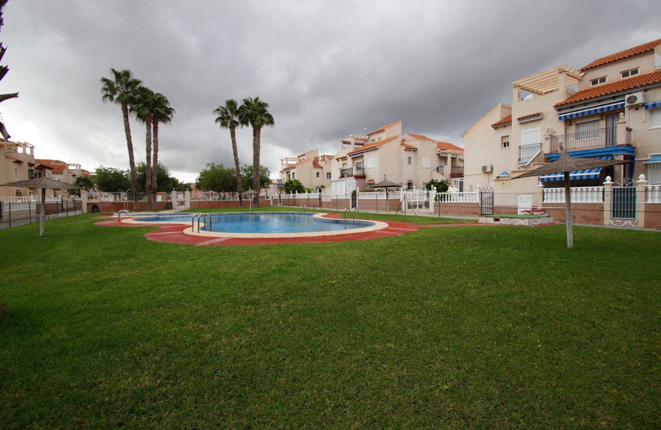Resale - Bungalow -
Orihuela Costa - Costa Blanca
