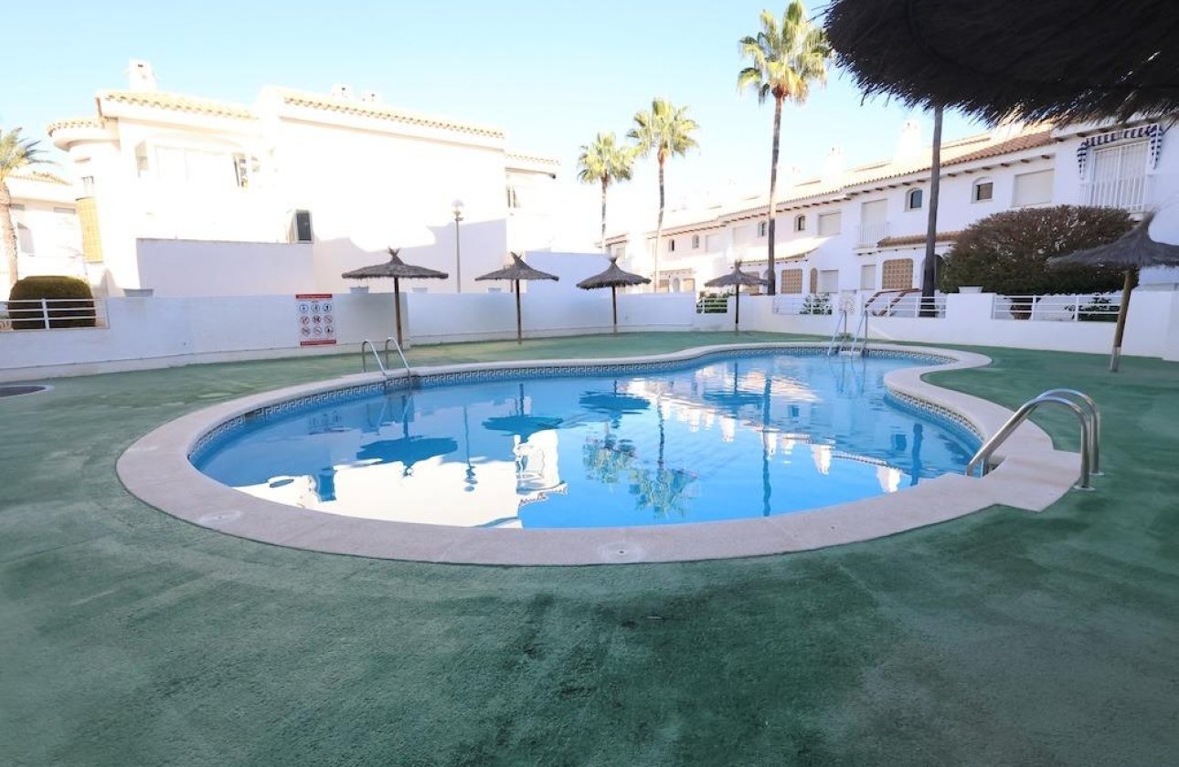Resale - Bungalow -
Orihuela Costa - Costa Blanca