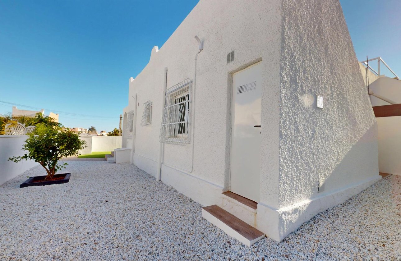 Resale - Bungalow -
Orihuela Costa - Costa Blanca