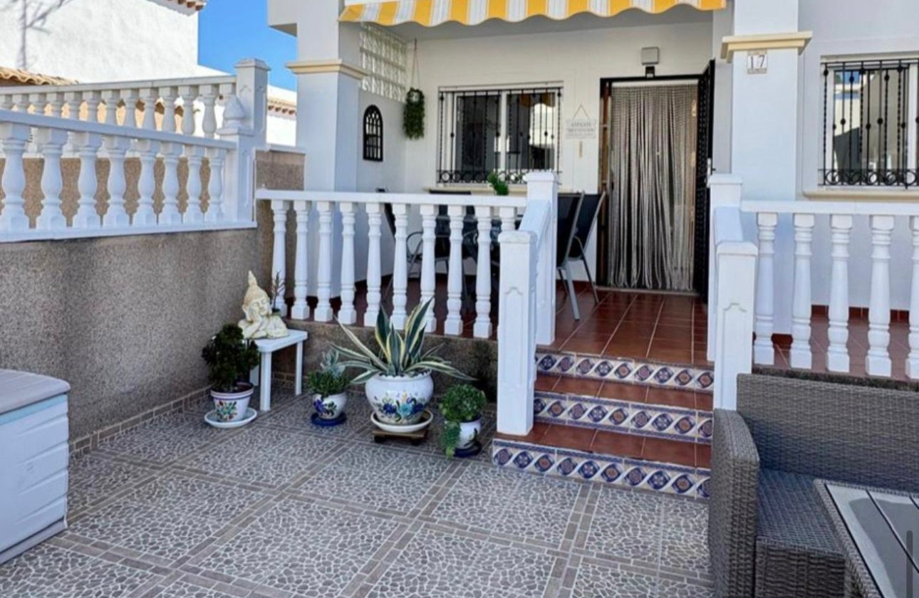 Resale - Bungalow -
Orihuela Costa - Costa Blanca