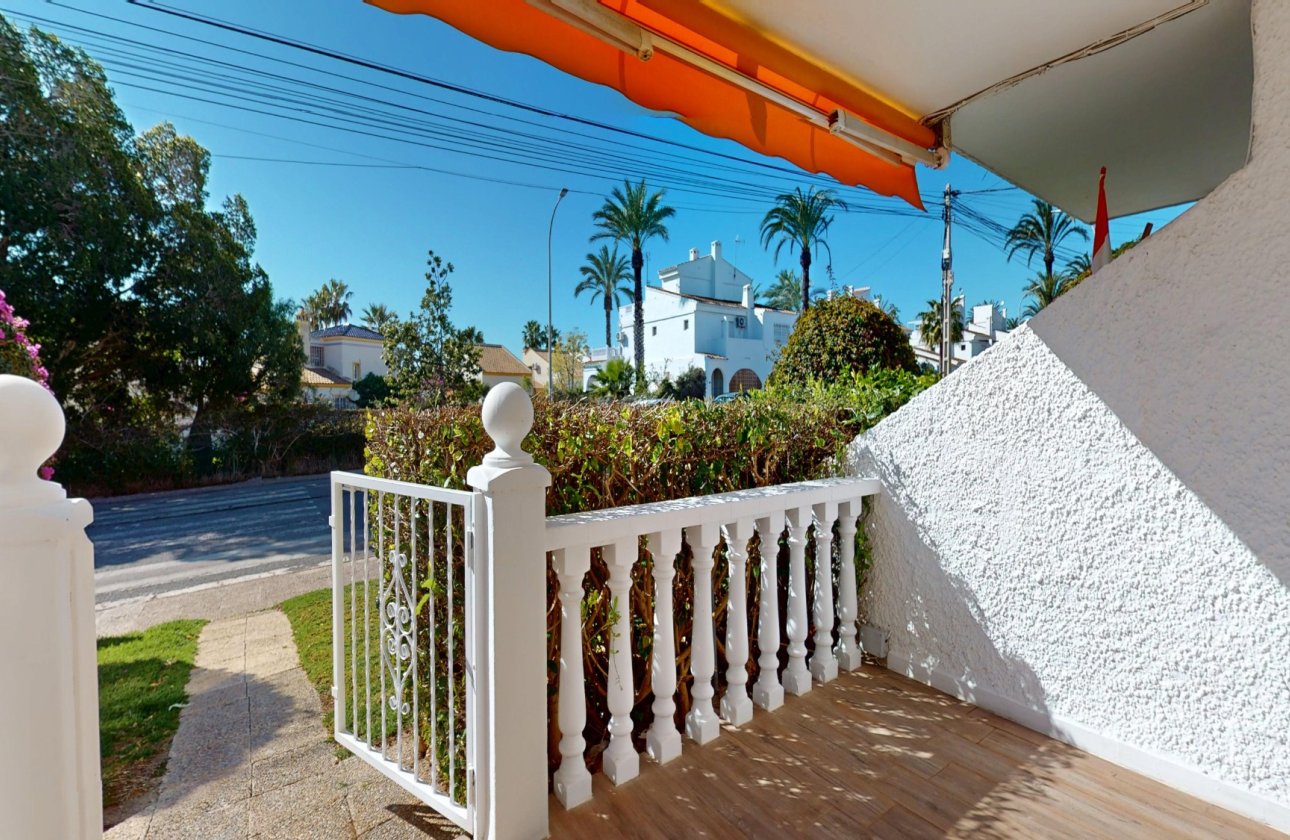 Resale - Bungalow -
Orihuela Costa - Costa Blanca