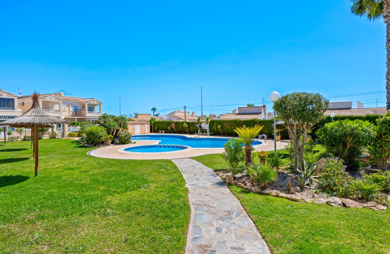 Resale - Bungalow -
Orihuela Costa - Costa Blanca