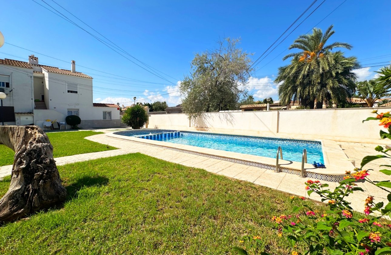 Resale - Bungalow -
Orihuela Costa - Costa Blanca