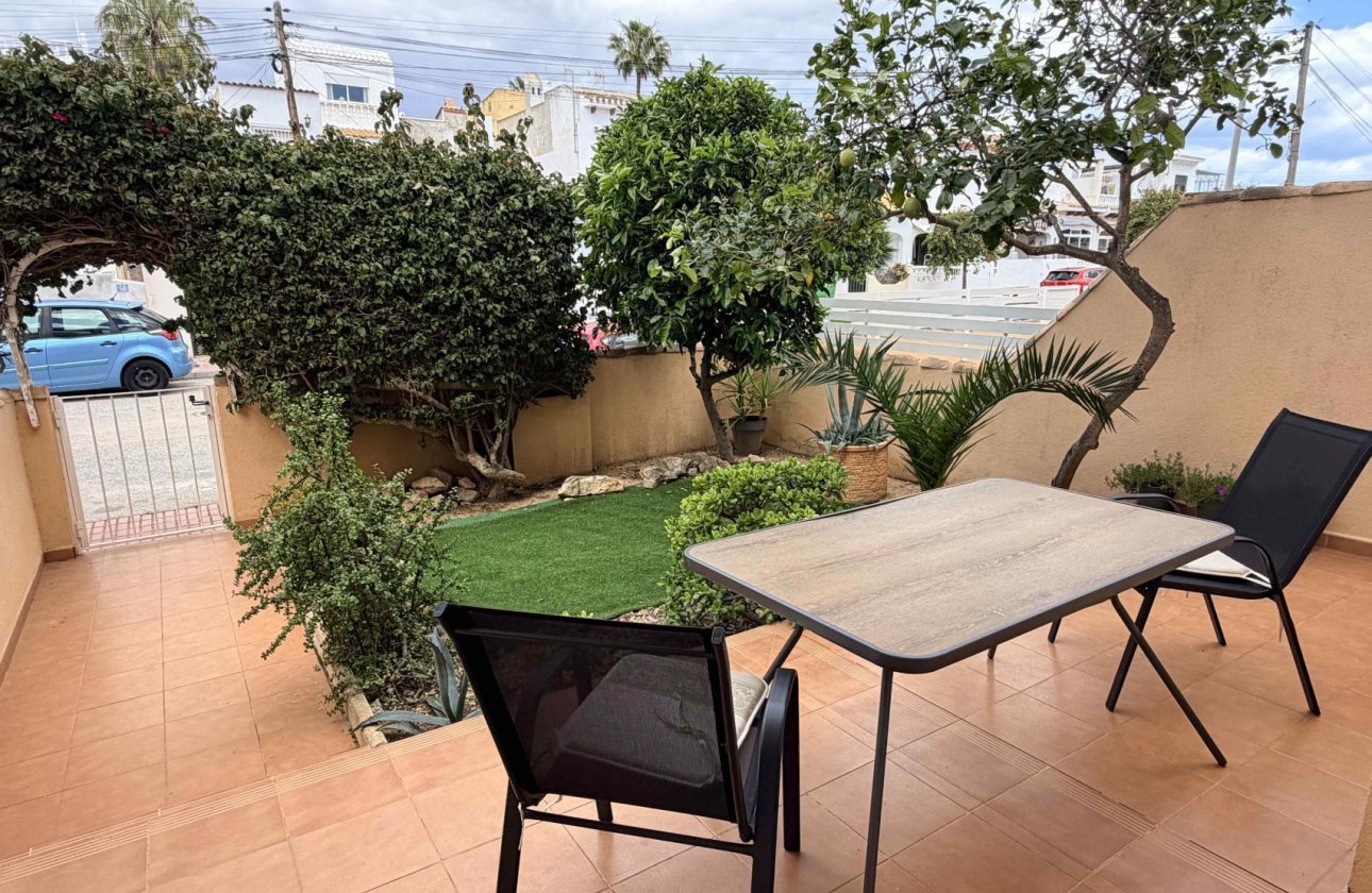 Resale - Bungalow -
Orihuela Costa - Costa Blanca