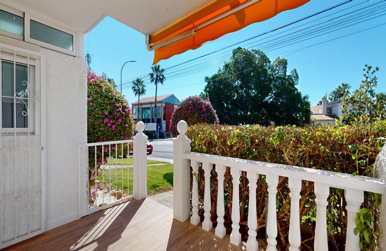Resale - Bungalow -
Orihuela Costa - Costa Blanca