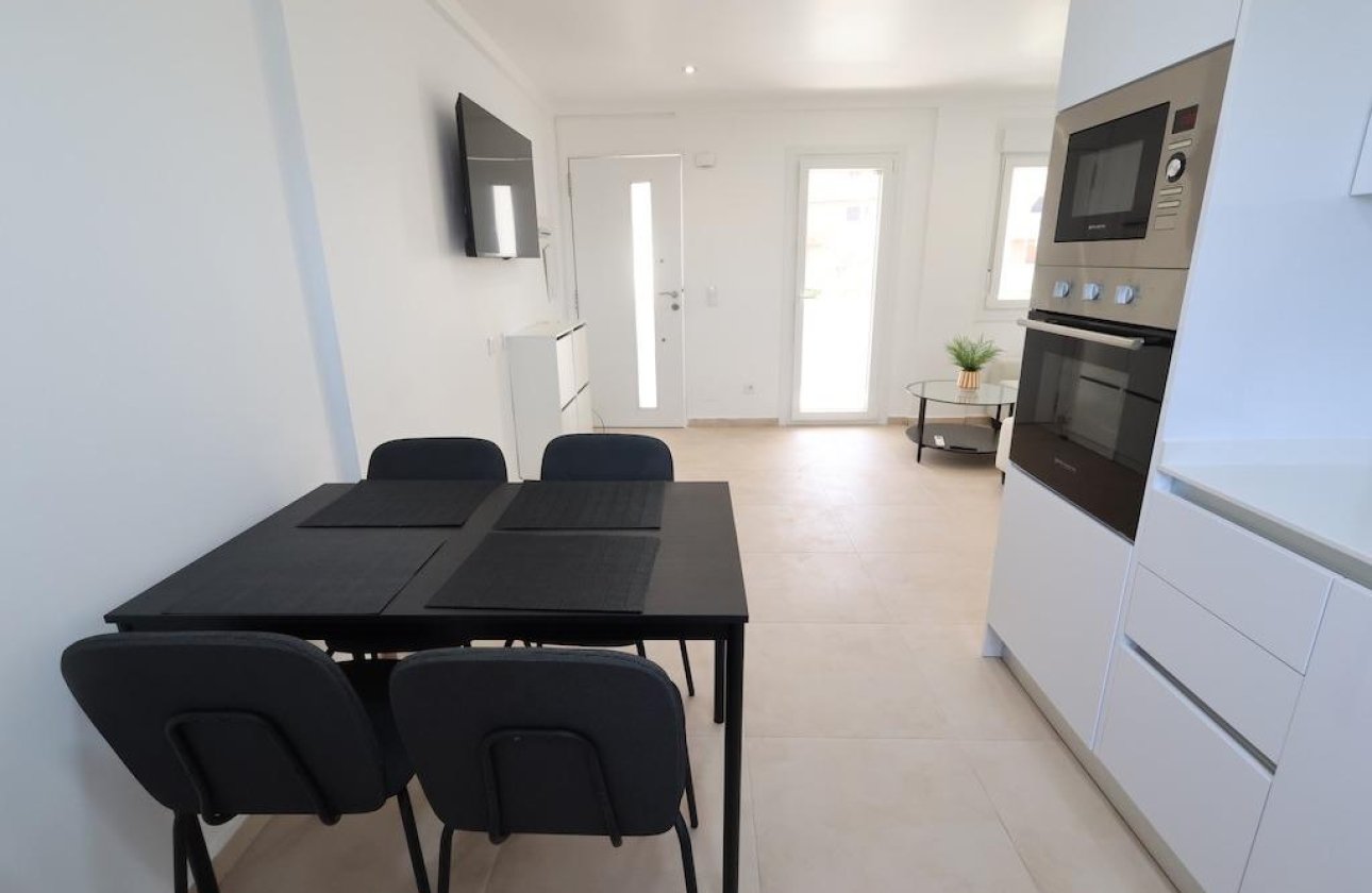 Resale - Bungalow -
Orihuela Costa - Costa Blanca