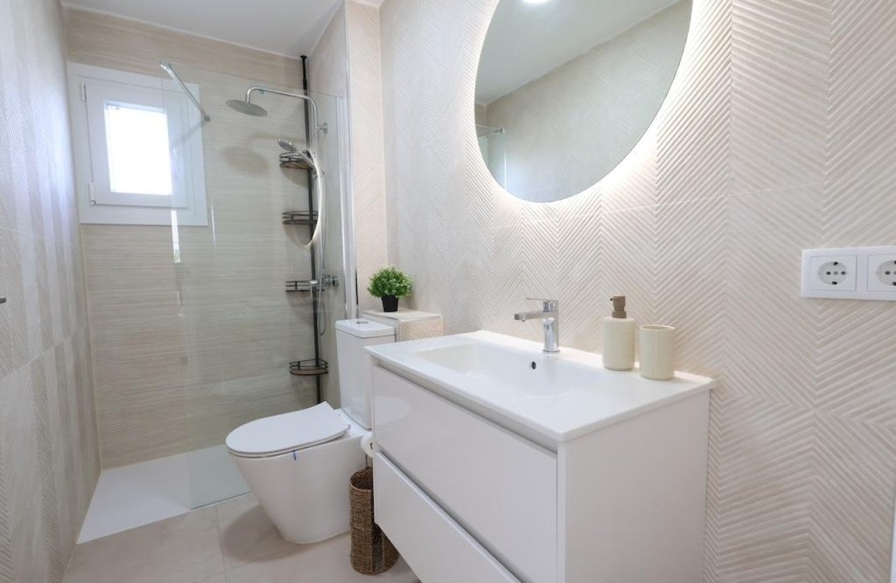 Resale - Bungalow -
Orihuela Costa - Costa Blanca