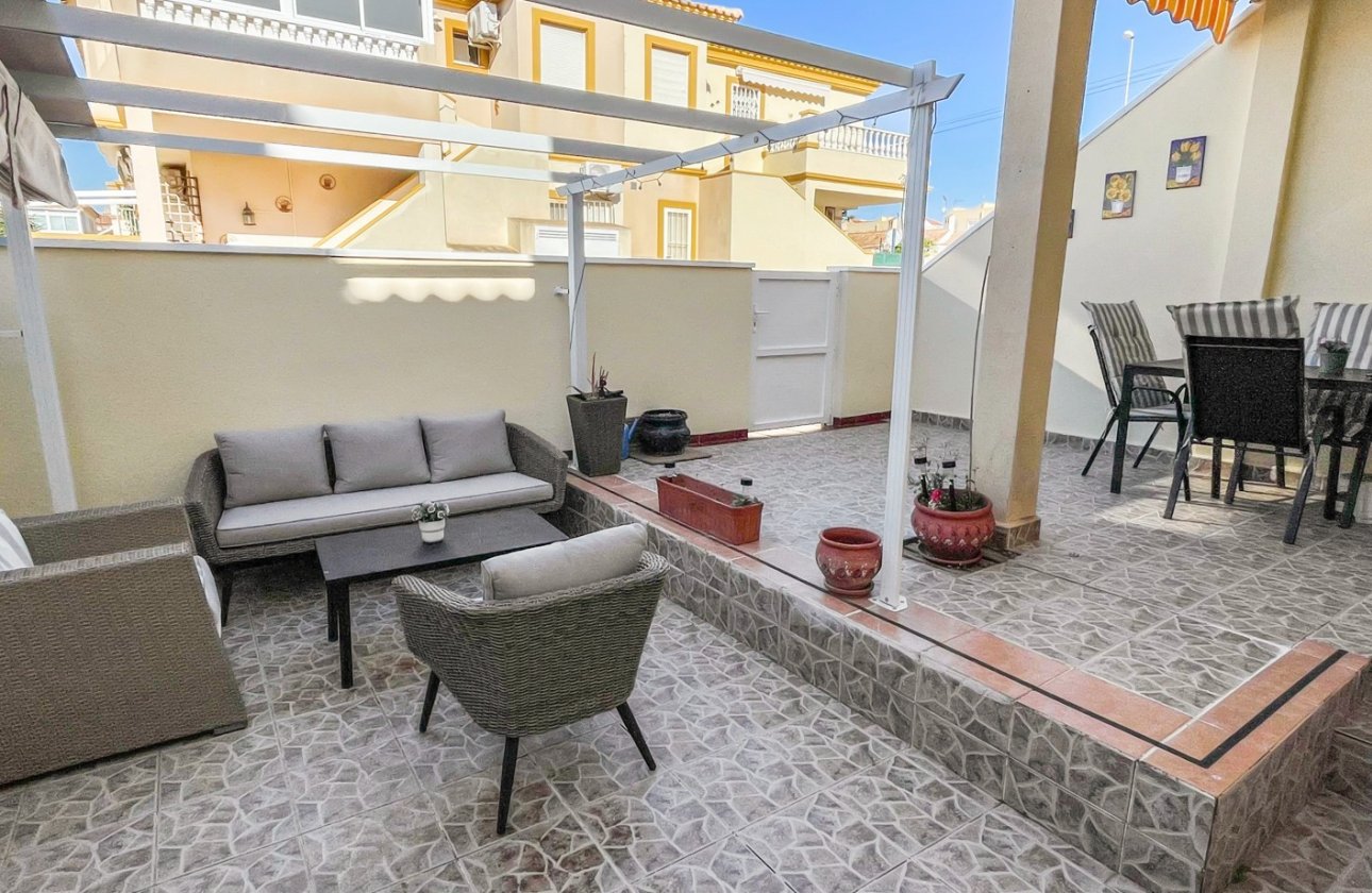 Resale - Bungalow -
Orihuela Costa - Costa Blanca