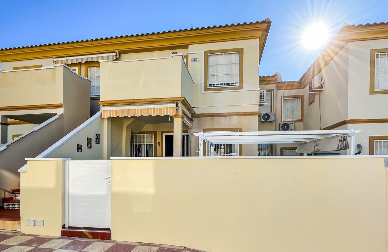 Resale - Bungalow -
Orihuela Costa - Costa Blanca