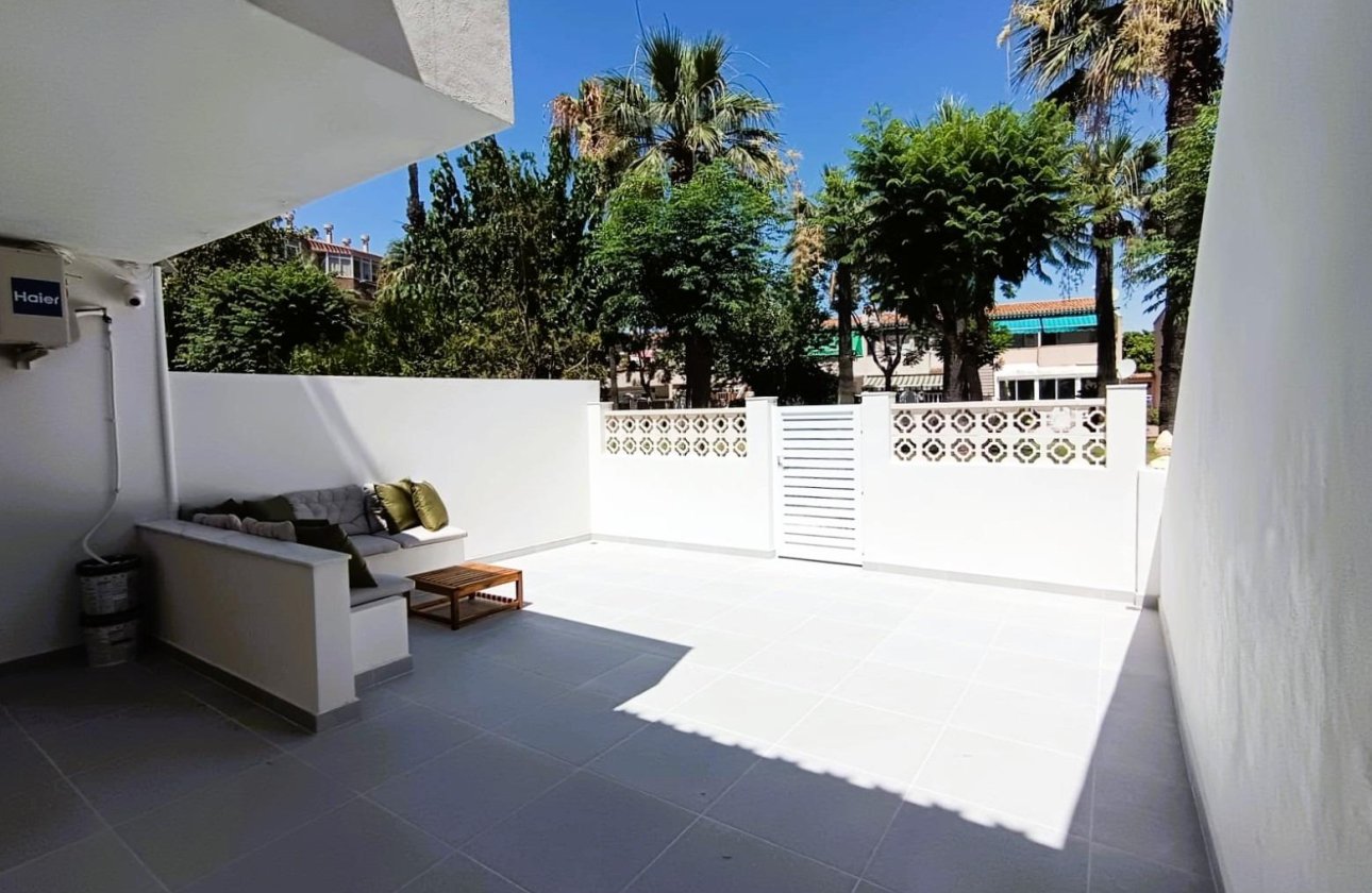 Resale - Bungalow -
Orihuela Costa - Costa Blanca