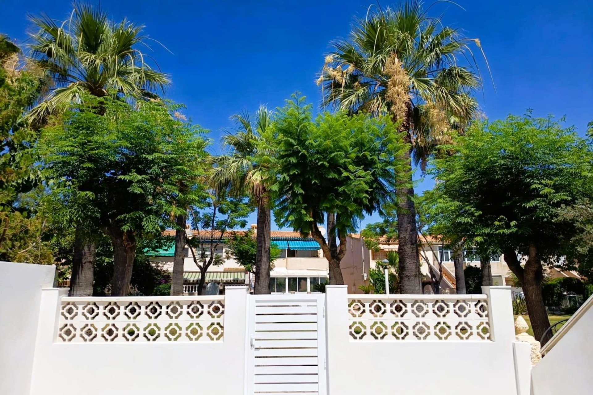 Resale - Bungalow -
Orihuela Costa - Costa Blanca