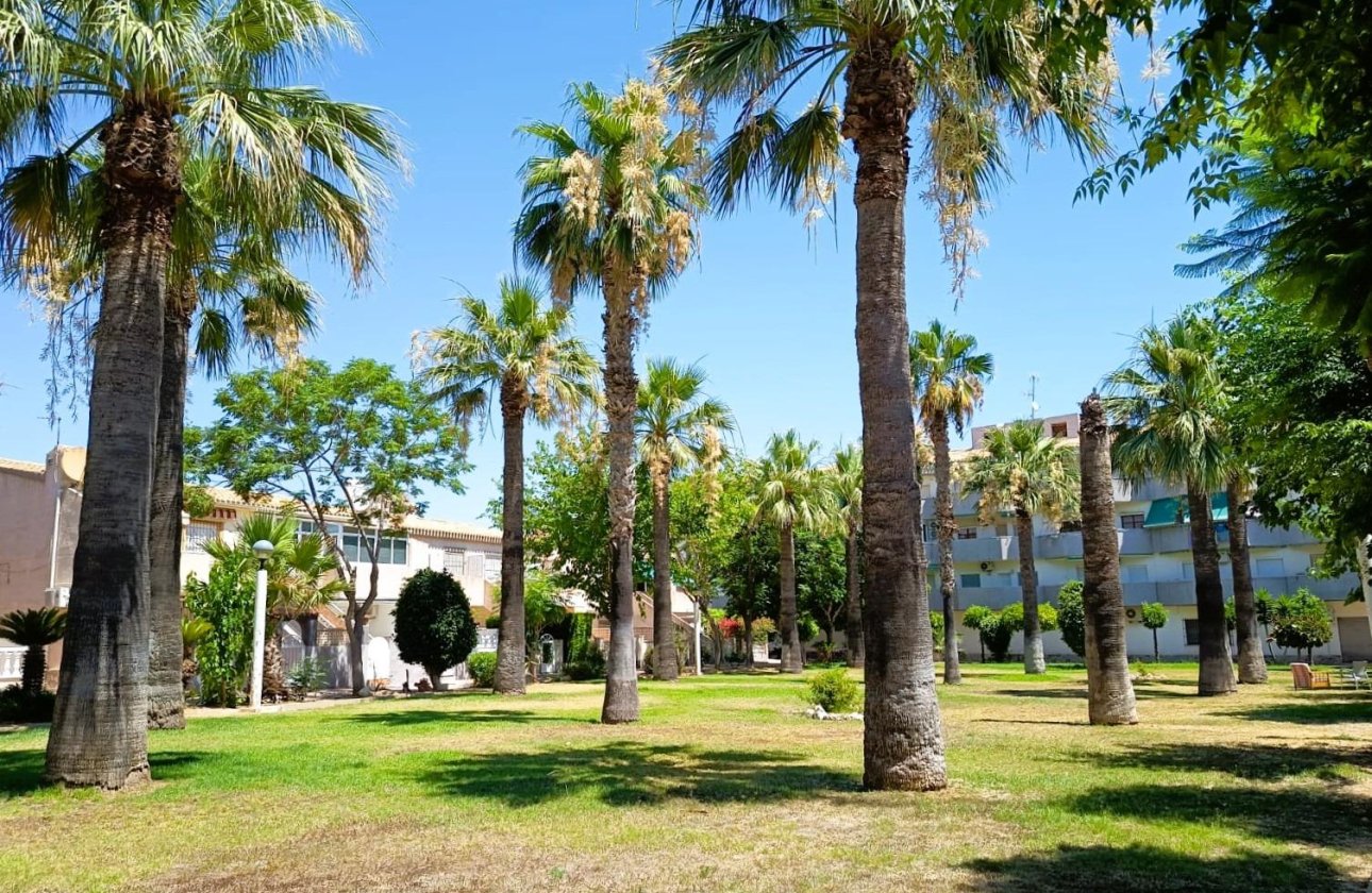 Resale - Bungalow -
Orihuela Costa - Costa Blanca