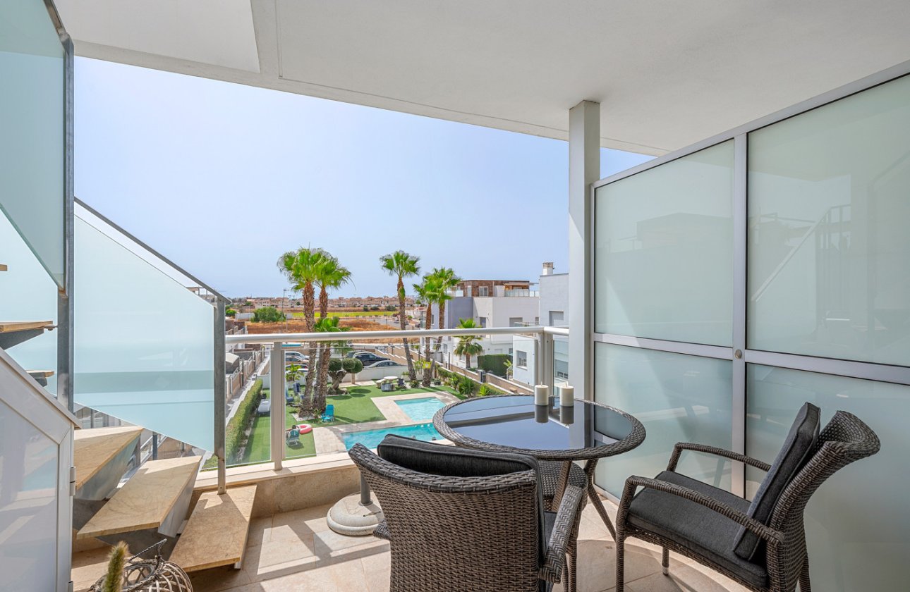 Resale - Bungalow -
Orihuela Costa - Costa Blanca